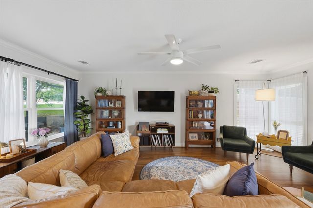 4817 Winthrop Avenue E, Fort Worth, TX 76116