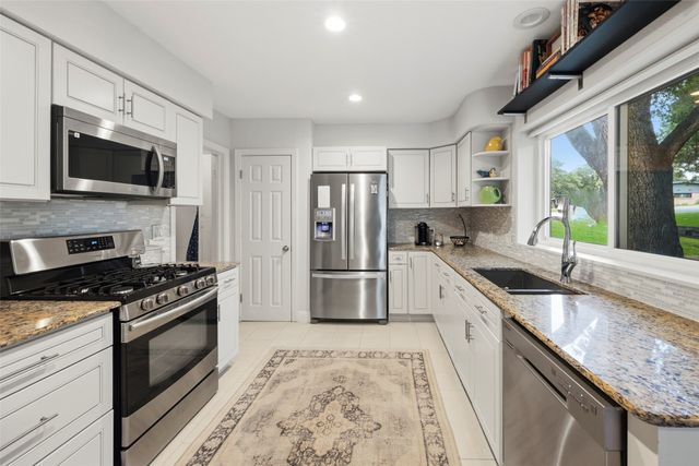 4817 Winthrop Avenue E, Fort Worth, TX 76116