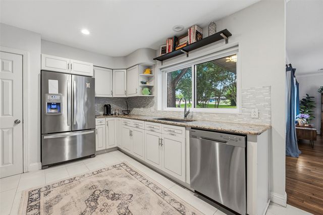 4817 Winthrop Avenue E, Fort Worth, TX 76116