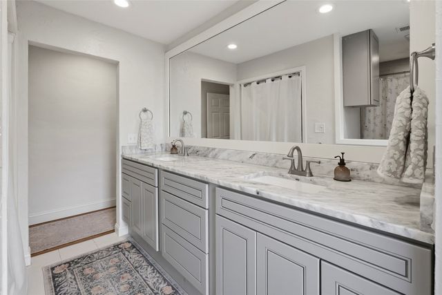 4817 Winthrop Avenue E, Fort Worth, TX 76116
