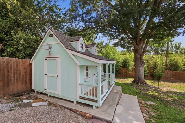 4817 Winthrop Avenue E, Fort Worth, TX 76116