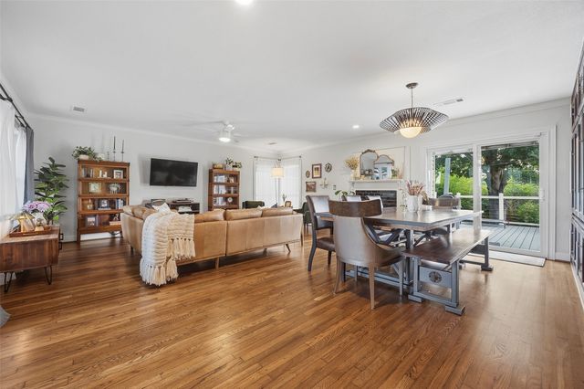 4817 Winthrop Avenue E, Fort Worth, TX 76116