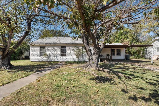 2520 Briarwood Lane, Bellmead, TX 76705