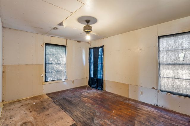 2520 Briarwood Lane, Bellmead, TX 76705