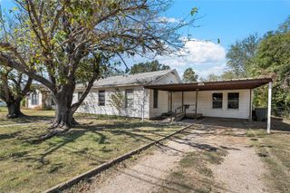 2520 Briarwood Lane, Bellmead, TX 76705