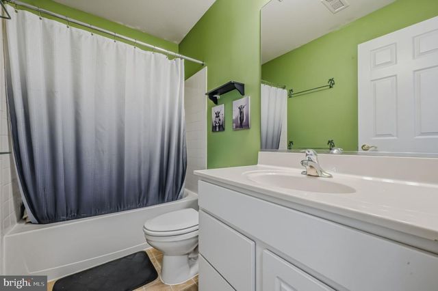 32 GLENNWOOD DR, Newark, DE 19702