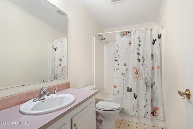 75 Perry Lane, Manahawkin, NJ 08050