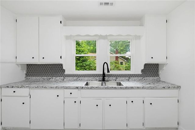 404 Hickory Chapel Road, High Point, NC 27260