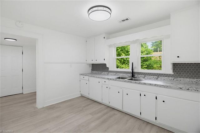 404 Hickory Chapel Road, High Point, NC 27260