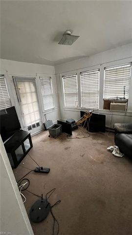 1907 Azalea AVE, Portsmouth, VA 23704