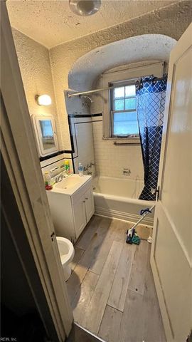 1907 Azalea AVE, Portsmouth, VA 23704