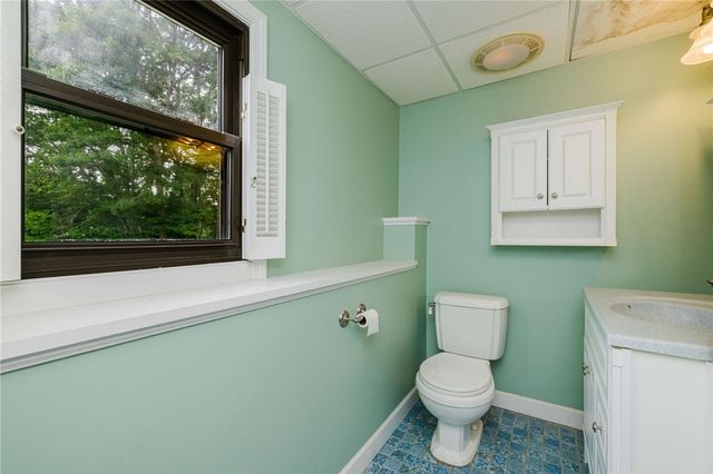 333 Hancock Street, Tiverton, RI 02878