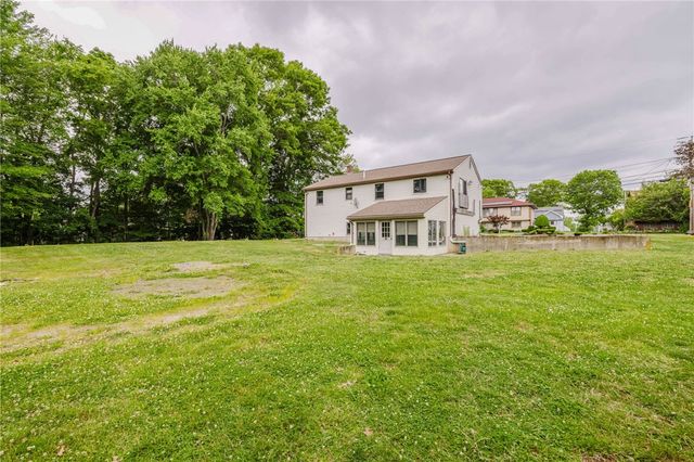 333 Hancock Street, Tiverton, RI 02878