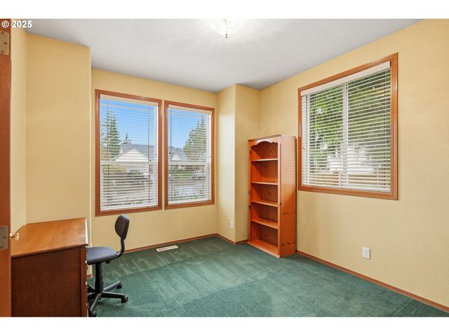 786 Ne EDGEHILL Dr, Estacada, OR 97023