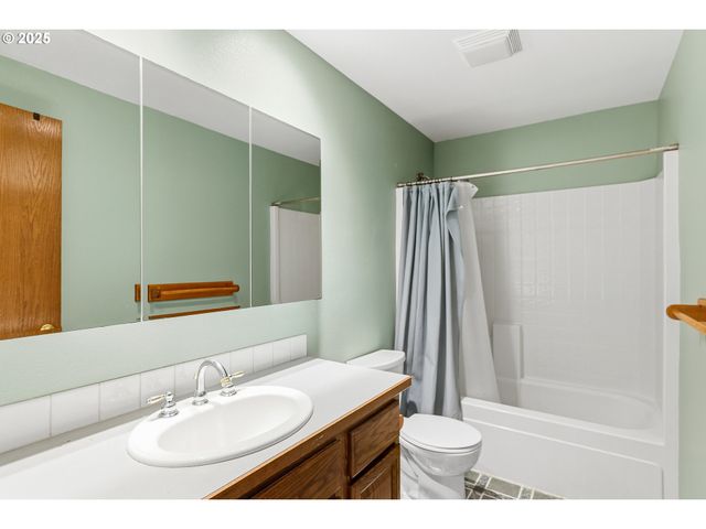 786 Ne EDGEHILL Dr, Estacada, OR 97023