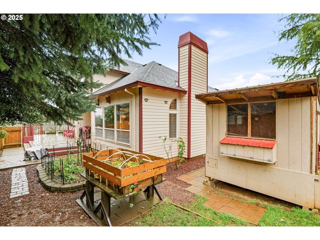 786 Ne EDGEHILL Dr, Estacada, OR 97023