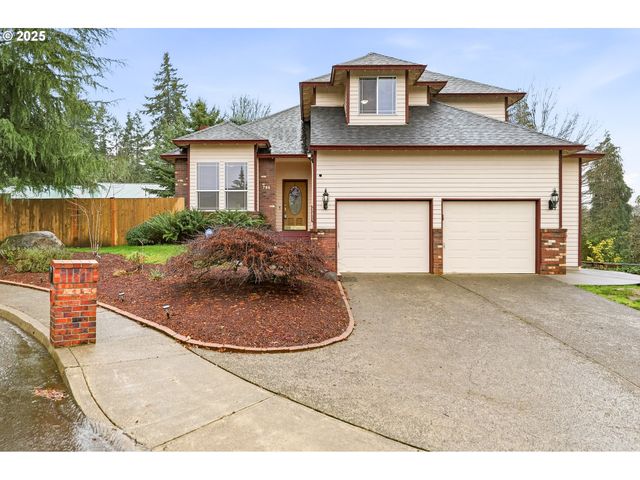 786 Ne EDGEHILL Dr, Estacada, OR 97023