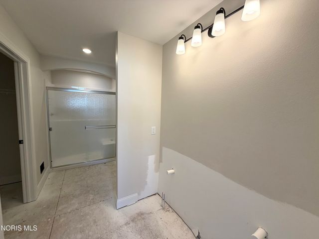 5025 Easton Drive, Oregon, OH 43616