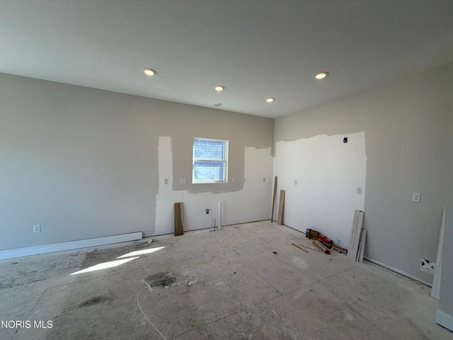 5025 Easton Drive, Oregon, OH 43616