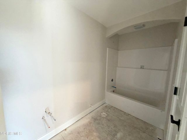 5025 Easton Drive, Oregon, OH 43616