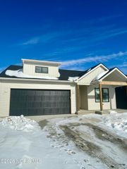 5025 Easton Drive, Oregon, OH 43616