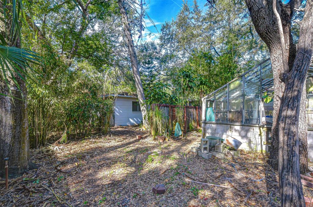 Image 13 of property listing at 3008 S EMERSON STREET, Tampa, FL 33629