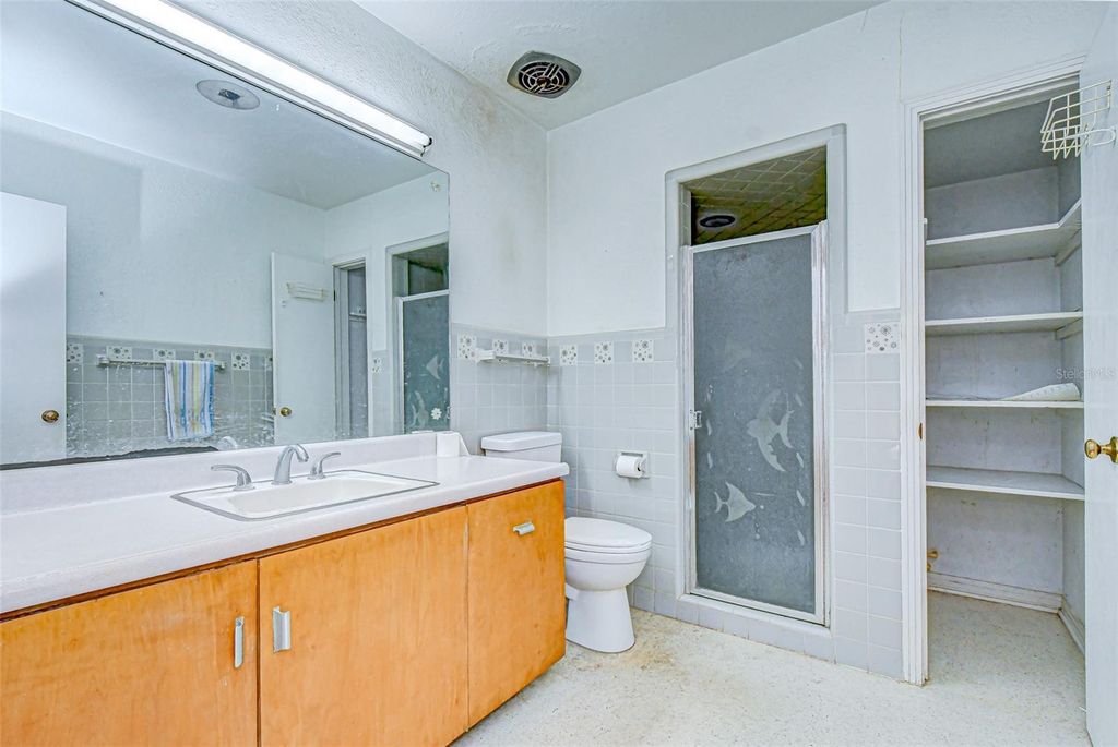 Image 24 of property listing at 3008 S EMERSON STREET, Tampa, FL 33629