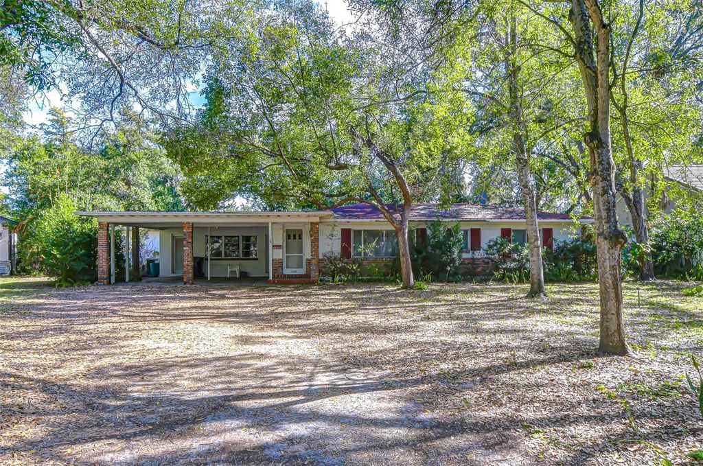Image 7 of property listing at 3008 S EMERSON STREET, Tampa, FL 33629