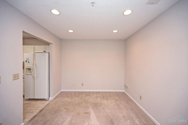 228 Edinburgh Lane, Springdale, OH 45246