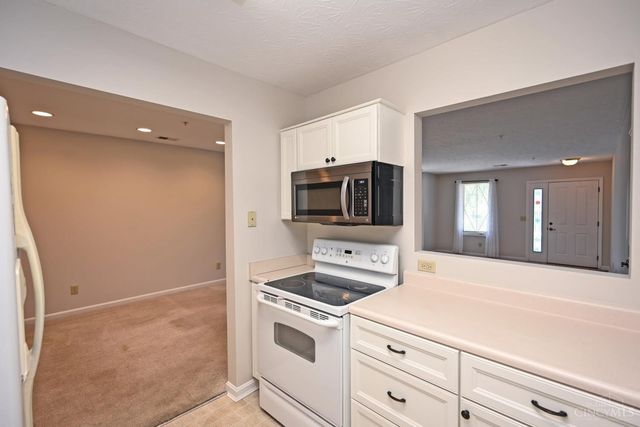 228 Edinburgh Lane, Springdale, OH 45246