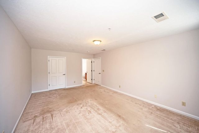 228 Edinburgh Lane, Springdale, OH 45246