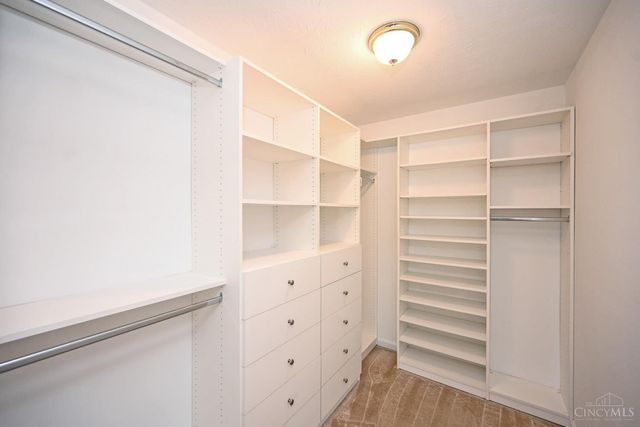 228 Edinburgh Lane, Springdale, OH 45246