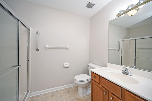 228 Edinburgh Lane, Springdale, OH 45246