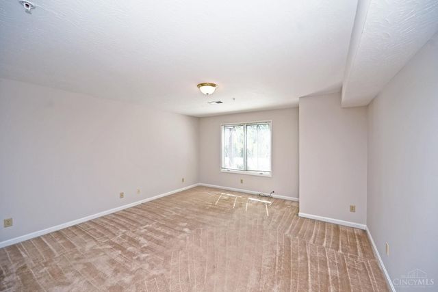 228 Edinburgh Lane, Springdale, OH 45246