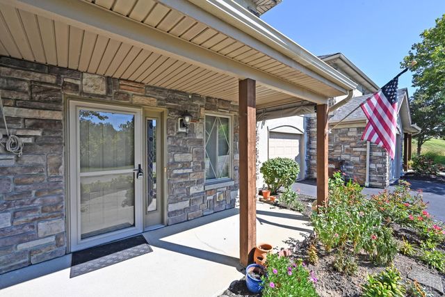 228 Edinburgh Lane, Springdale, OH 45246