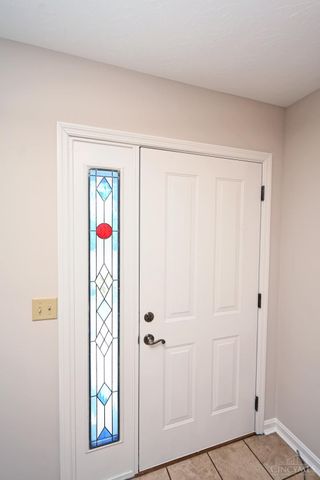 228 Edinburgh Lane, Springdale, OH 45246