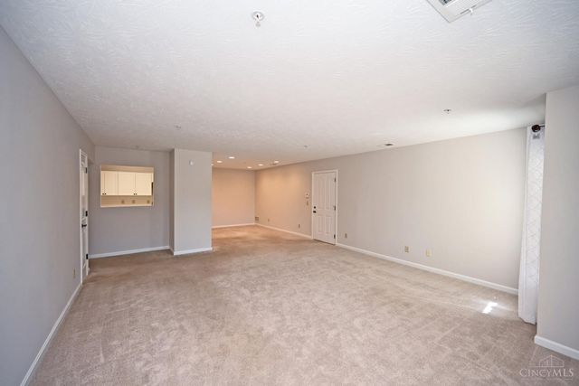 228 Edinburgh Lane, Springdale, OH 45246