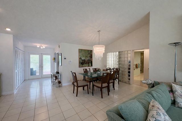 35 Brentwood Drive, Boynton Beach, FL 33436