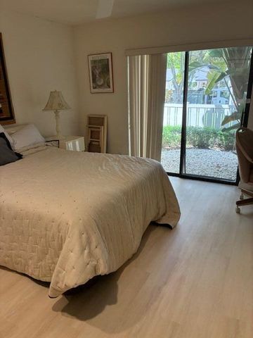 35 Brentwood Drive, Boynton Beach, FL 33436