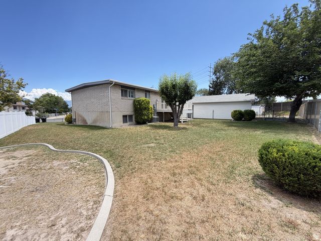 4666 S EDGEWARE LN, Taylorsville, UT 84129