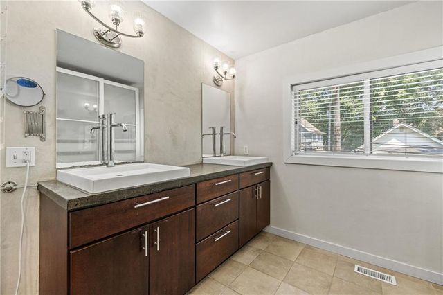 4525 Wyoming Street, Kansas City, MO 64111