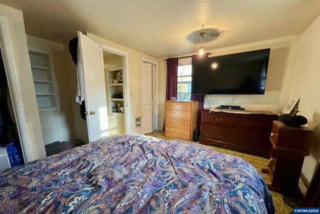 1018 7th St NW, Salem, OR 97304