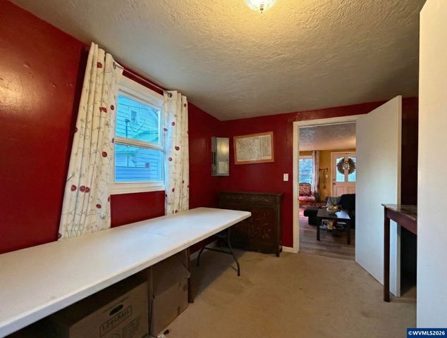 1018 7th St NW, Salem, OR 97304