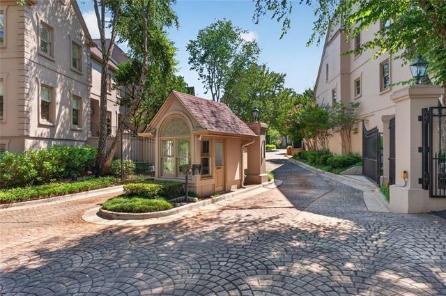 2525 Peachtree Road NE 25, Atlanta, GA 30305