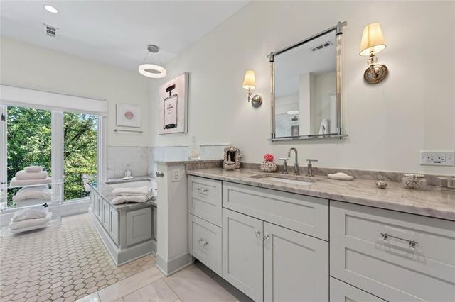 2525 Peachtree Road NE 25, Atlanta, GA 30305
