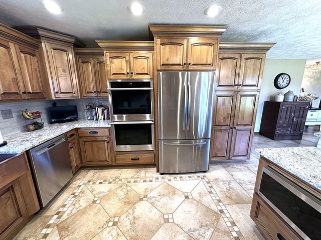 6461 Raney Road, Norwood, MO 65717