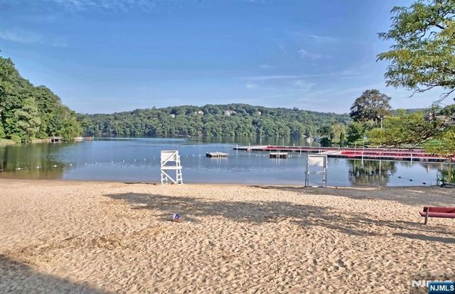 38 Seneca Avenue, Rockaway Township, NJ 07866
