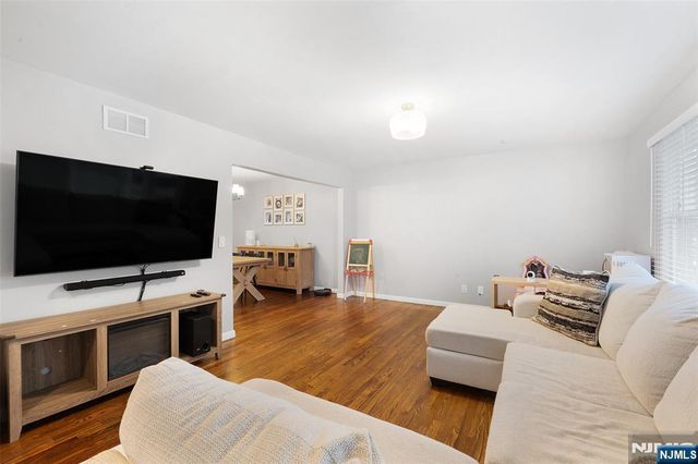 38 Seneca Avenue, Rockaway Township, NJ 07866