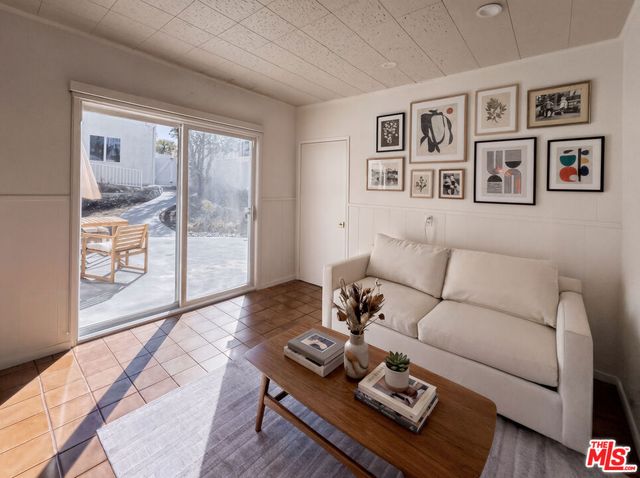 1903 Holmby Avenue, Los Angeles, CA 90025