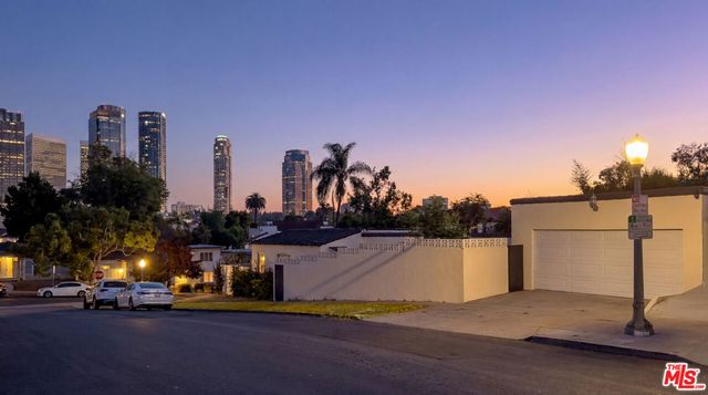 1903 Holmby Avenue, Los Angeles, CA 90025